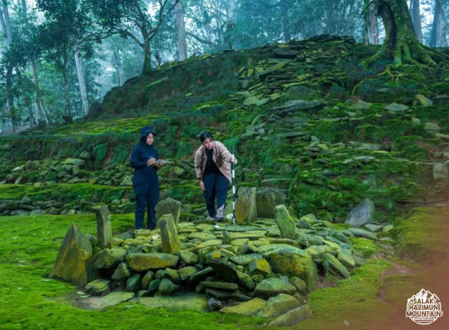 A Major Archaeological Discovery in the Heart of Mount Salak